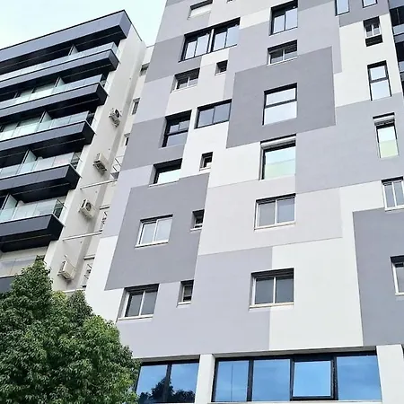 Luxury Seafront 2 Bedroom *