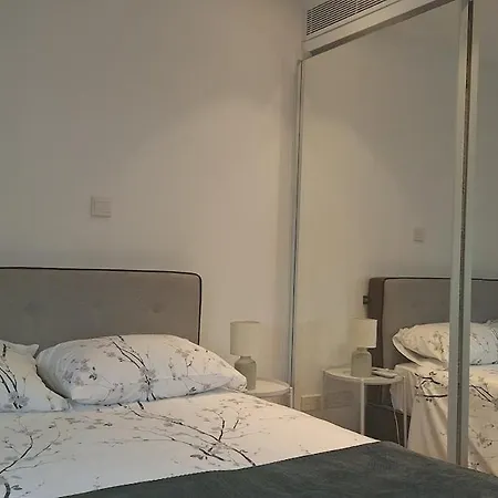 דירה Luxury Seafront 2 Bedroom לימסול