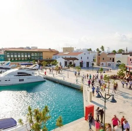 Luxury Seafront 2 Bedroom *