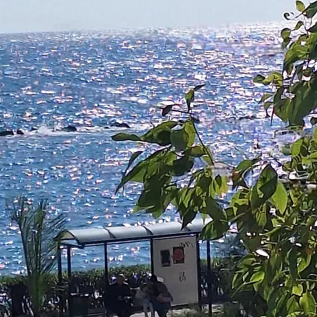 Luxury Seafront 2 Bedroom דירה